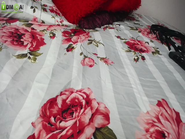 Live sex webcam photo for Bluefire_28 #254652664