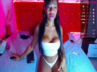 Live sex webcam photo for JadaFire1 #251943174