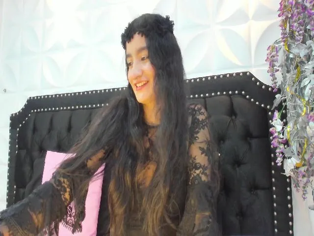 Live sex webcam photo for YoursLauren #252949265