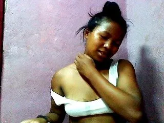 Live sex webcam photo for Metissia #240681781