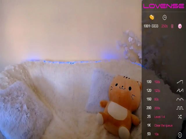 Live sex webcam photo for HarleyQuinnX_ #256809688