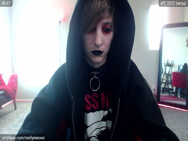 Live sex webcam photo for MollyMeowz #253610621