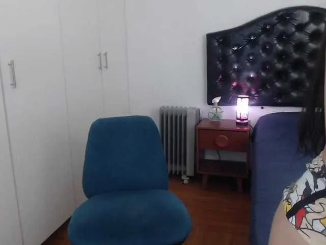 Live sex webcam photo for mia-collins #258498501