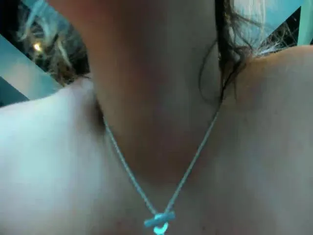 Live sex webcam photo for JenniferLuvv #256872622