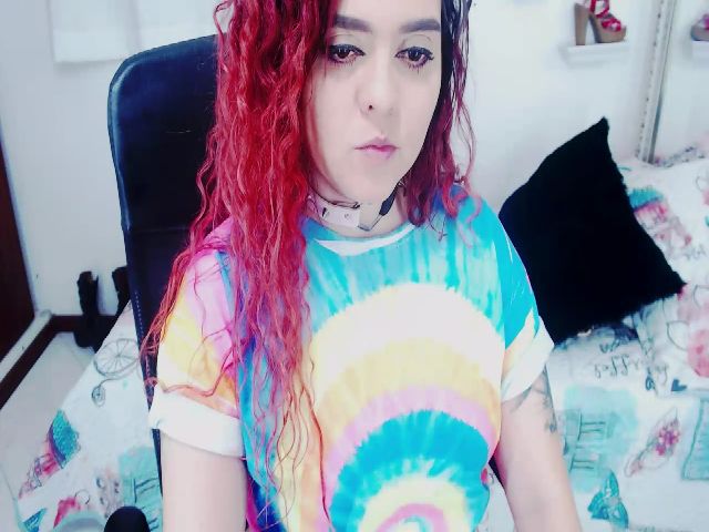 Live sex webcam photo for Twwiiggy #287852467