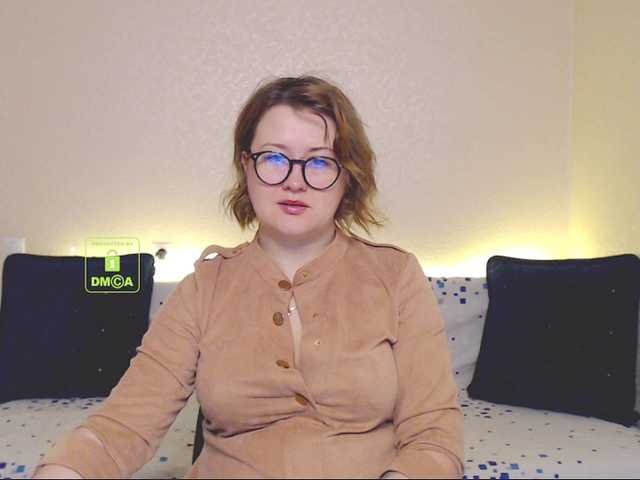 Live sex webcam photo for NewAnna #241204596