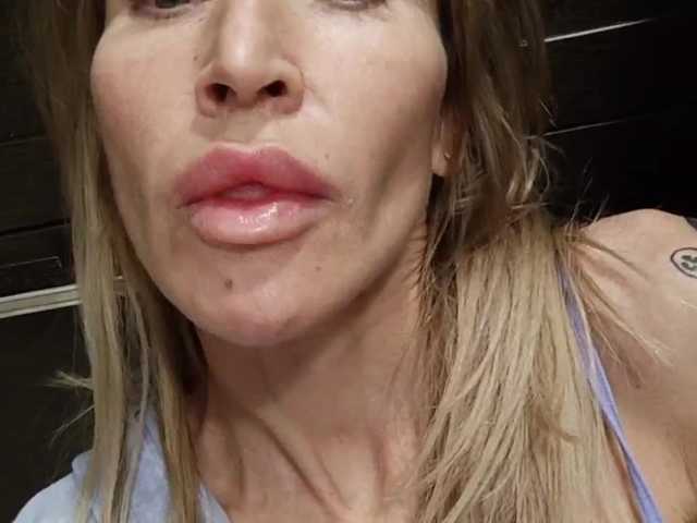 Live sex webcam photo for Alisaa305 #240933278