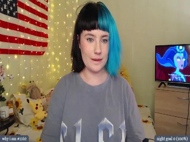 Live sex webcam photo for RoomOfGhosts #259043689