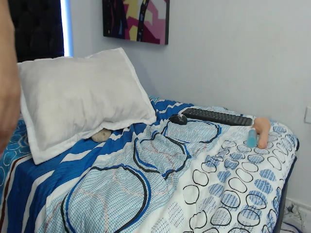 Live sex webcam photo for Andrea_acker #261523448