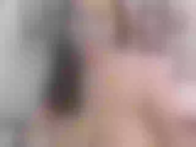 Live sex webcam photo for AndreinaGomez #253159694
