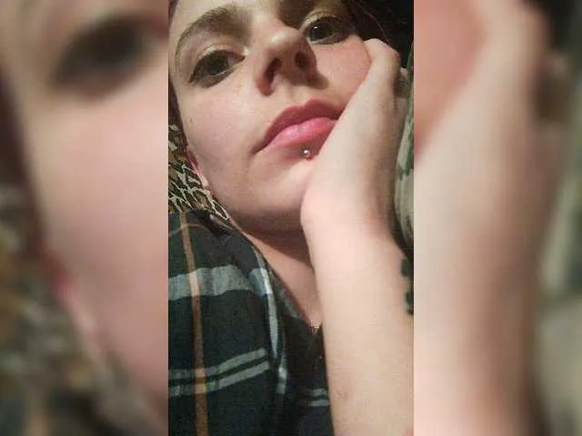 Live sex webcam photo for Ereskigal333 #242949527