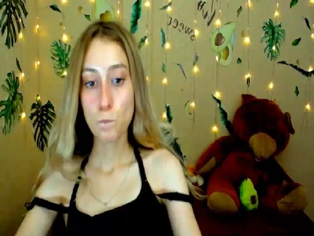 Live sex webcam photo for LinaRum__ #252445762