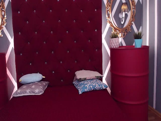 Live sex webcam photo for AnabelLori #256264746