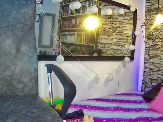 Live sex webcam photo for violetadam #252744318