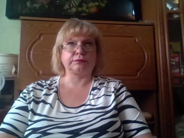 Live sex webcam photo for LOLA88888 #245404243