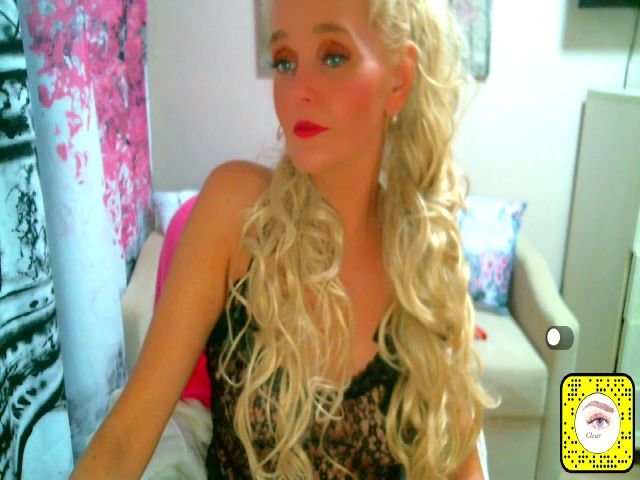 Live sex webcam photo for ChristiRoses #263238442