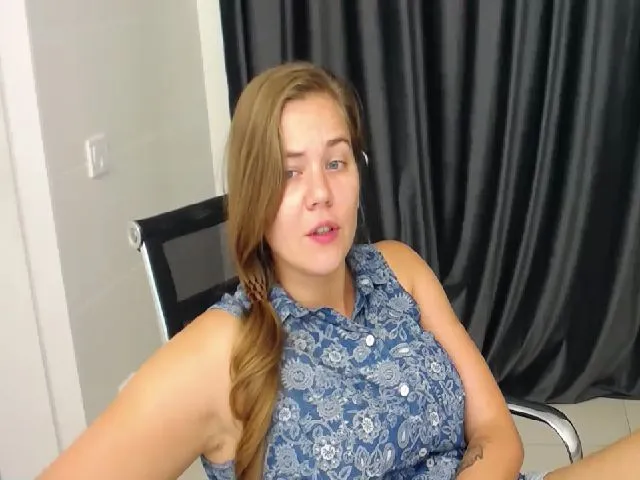 Live sex webcam photo for KellyKleine #260070165