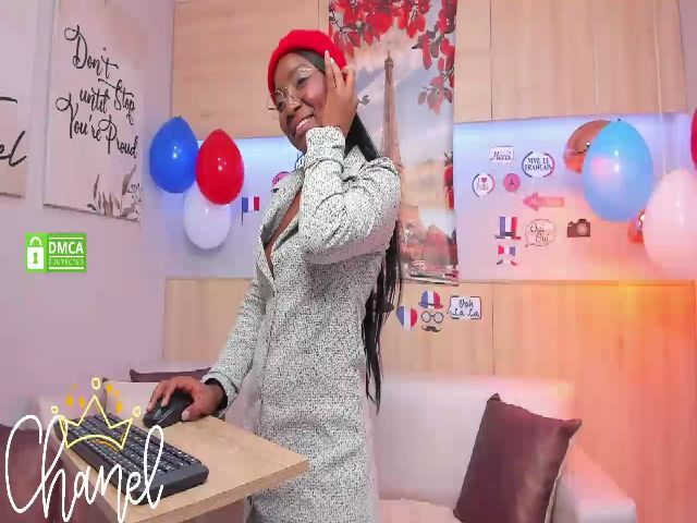 Live sex webcam photo for Chaneladams_ #253858906