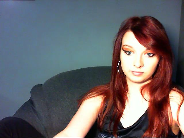 Live sex webcam photo for VirginLuna18 #263238371