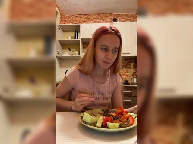 Live sex webcam photo for KiraLiLime #287989930