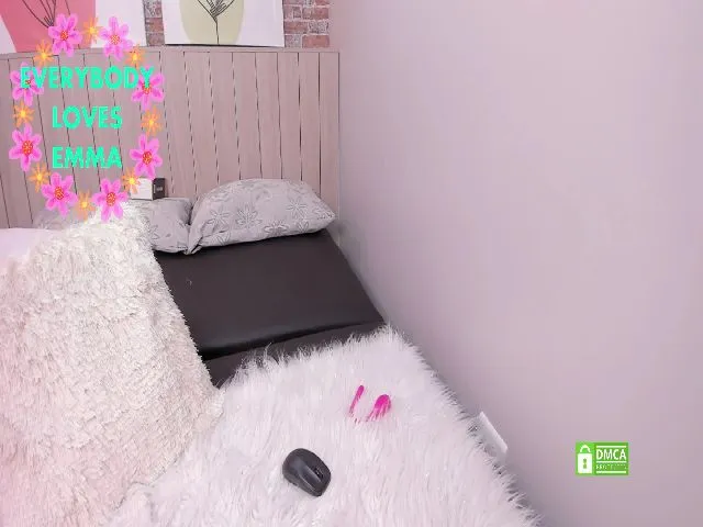 Live sex webcam photo for EmmaSiff #254198944