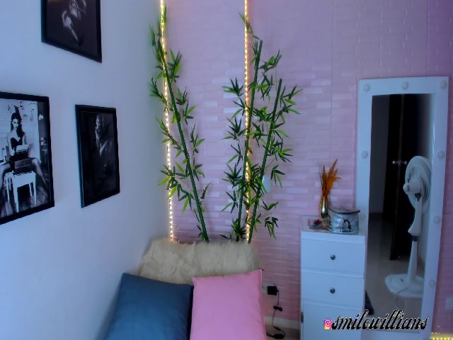 Live sex webcam photo for Lorenwillians #259932328