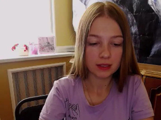 Live sex webcam photo for EmiStern #265409186