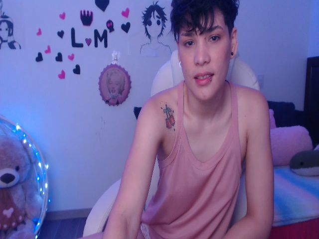 Live sex webcam photo for Laura_R23 #263177946