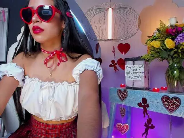 Live sex webcam photo for EvelynHarris #287950216