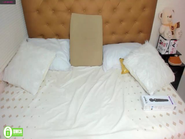 Live sex webcam photo for Evelyn__lee #258388497