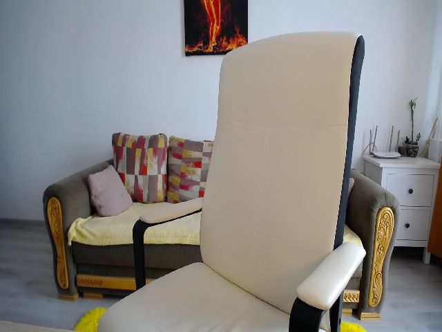 Live sex webcam photo for Ellyaa #263655341