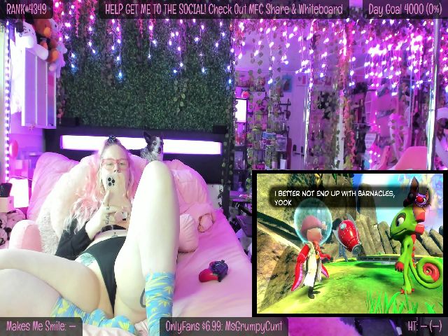 Live sex webcam photo for MsGrumpyCunt #254365090