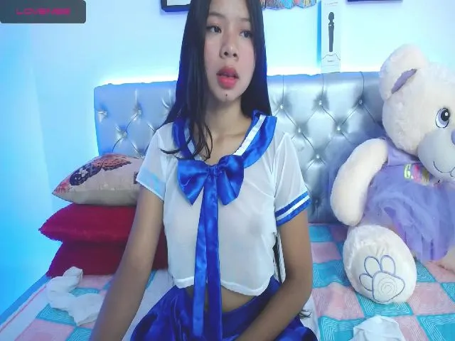 Live sex webcam photo for loli_love19 #254582632