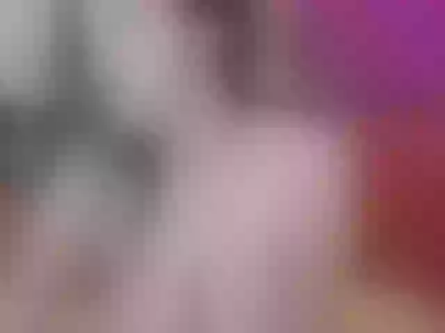 Live sex webcam photo for EllynXXX #241210008