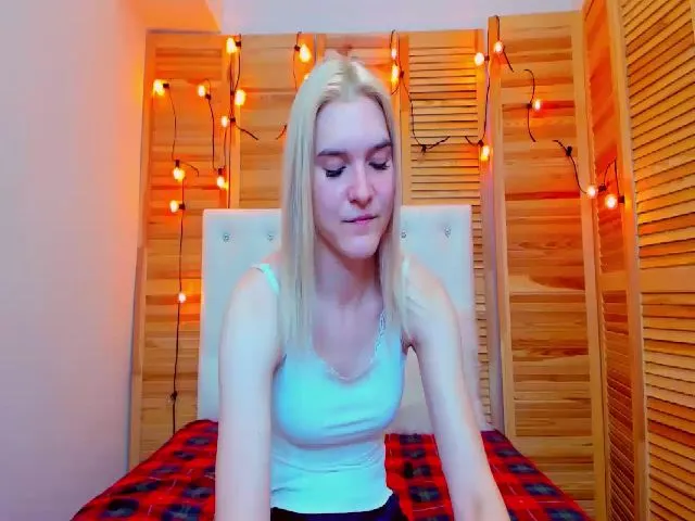 Live sex webcam photo for MarliTes #252685800
