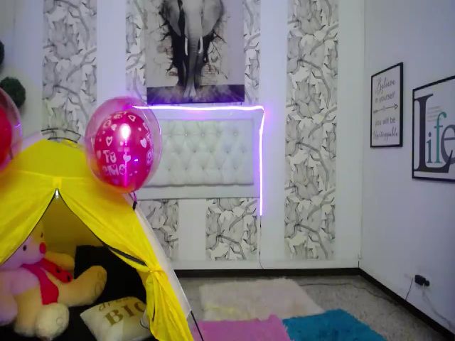 Live sex webcam photo for Alenaa_1 #261880256