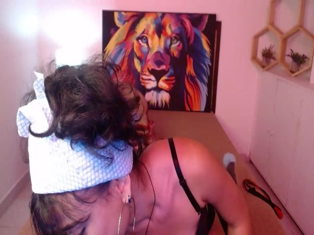 Live sex webcam photo for Manelik_benz #260300062