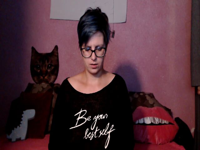 Live sex webcam photo for IamMiky #252324007