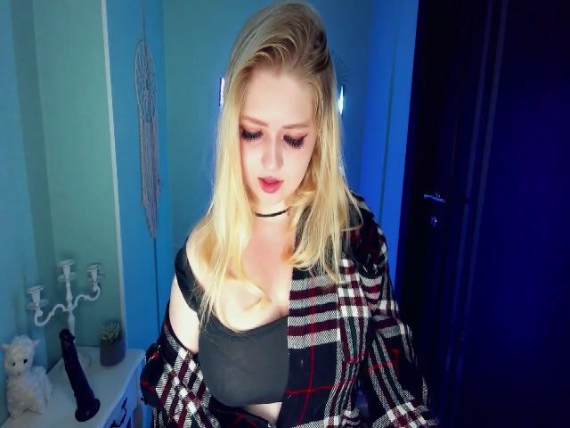 Live sex webcam photo for TinkerrBelll #263975019