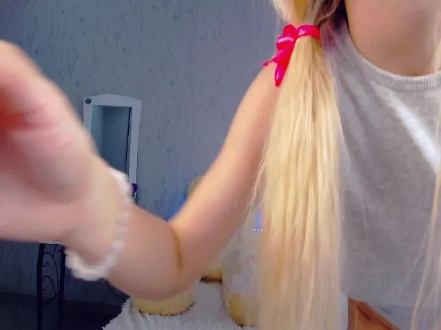 Live sex webcam photo for LiaBrazzer #252825245