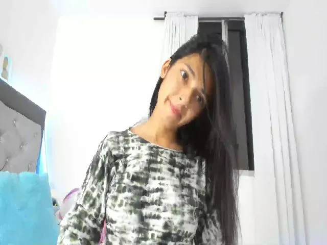 Live sex webcam photo for Emmily_ #260347467