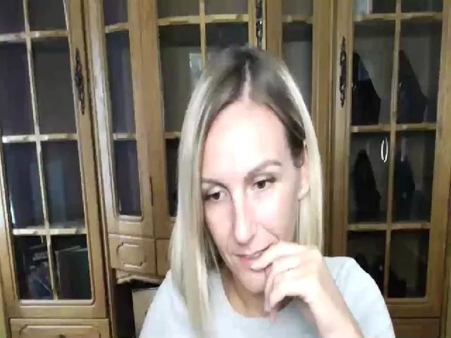 Live sex webcam photo for MiliEsiens #259905670