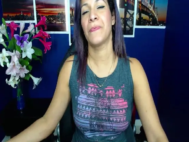 Live sex webcam photo for Infernalsexx #255226320