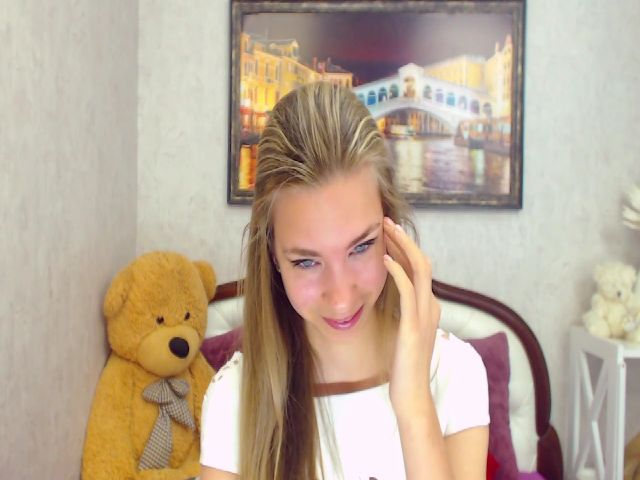 Live sex webcam photo for RossandaShy #256680048