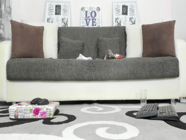 Live sex webcam photo for Jessyblondex #265198372