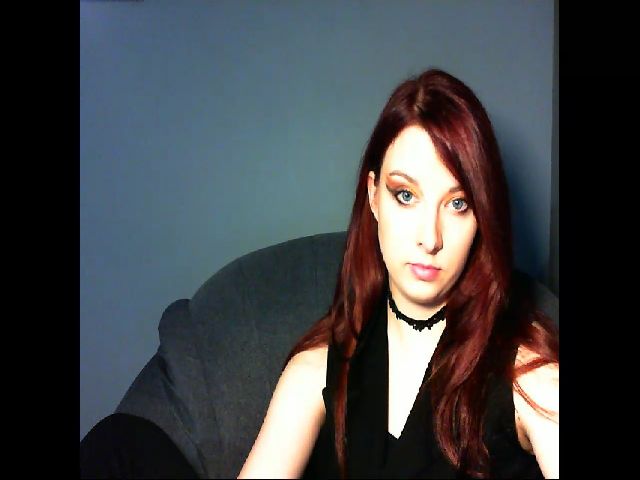 Live sex webcam photo for VirginLuna18 #252569132