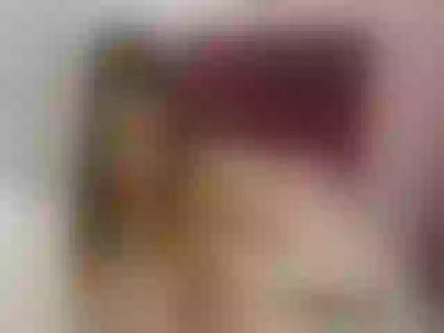 Live sex webcam photo for LittleRed2u #257524391