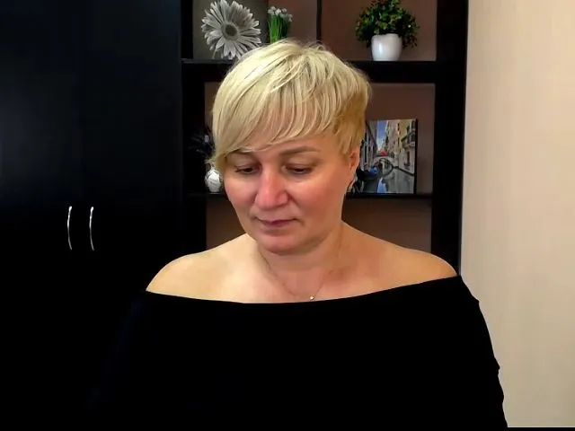 Live sex webcam photo for KailyMey #259348701