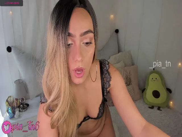 Live sex webcam photo for Pia_tn #259585003