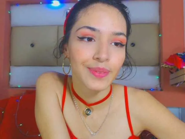 Live sex webcam photo for SophiexTayllo #247972585